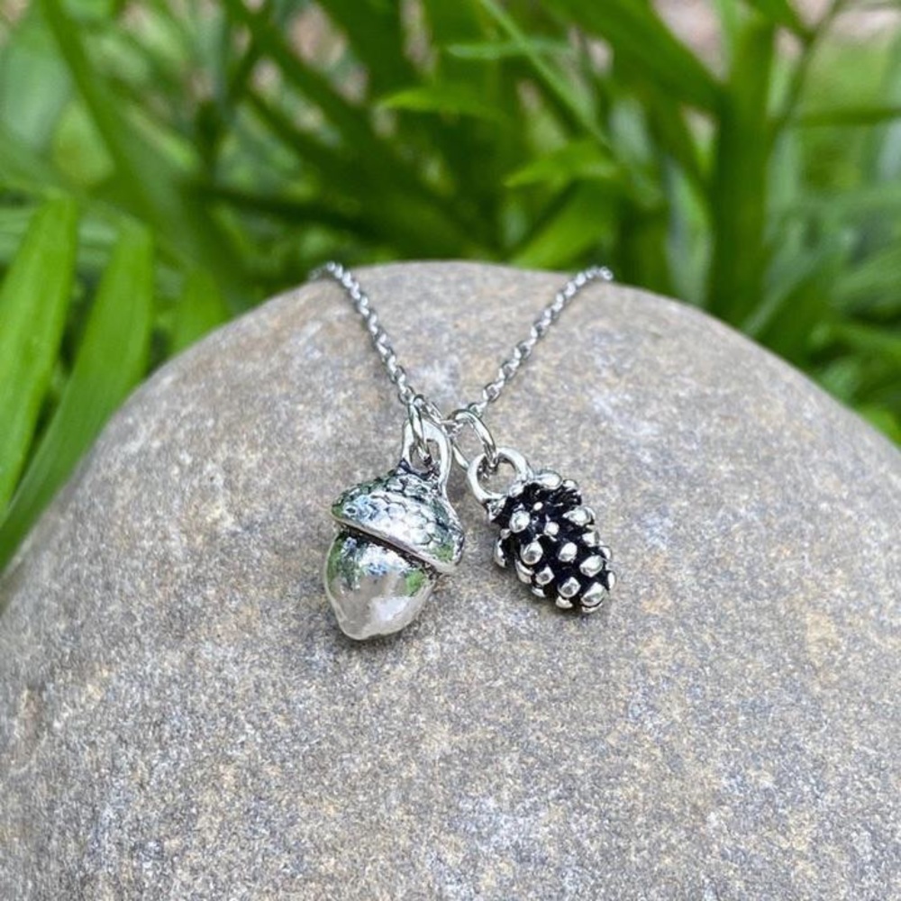 Acorn Necklace - Picture 4 of 4